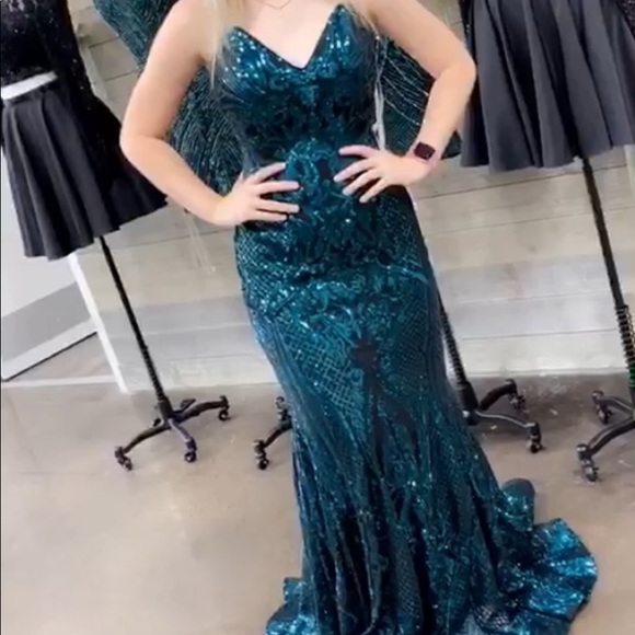 Jovani Dress, size 4, brand new - Picture 2 of 2